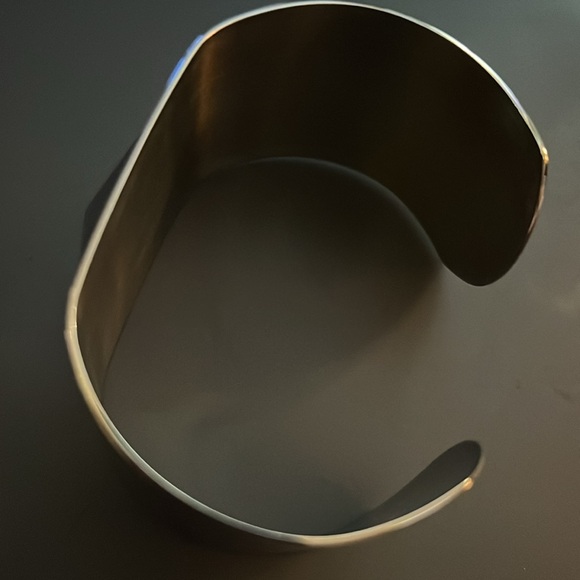 Stainless steel pyramid cuff - Picture 6 of 14